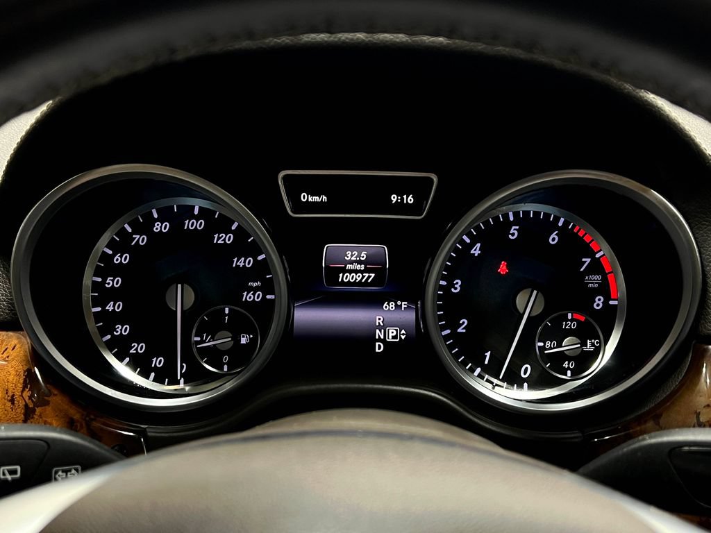 Used 2015 Mercedes-Benz GL 550 4MATIC image 24