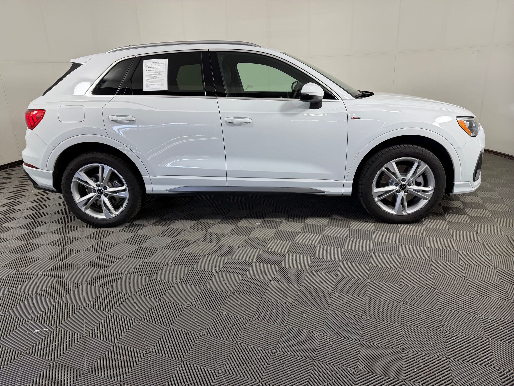 Certified 2022 Audi Q3 2.0T Premium AWD/4WD image 8