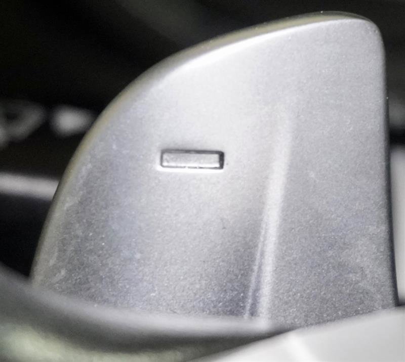 Used 2013 Dodge Challenger R/T image 31