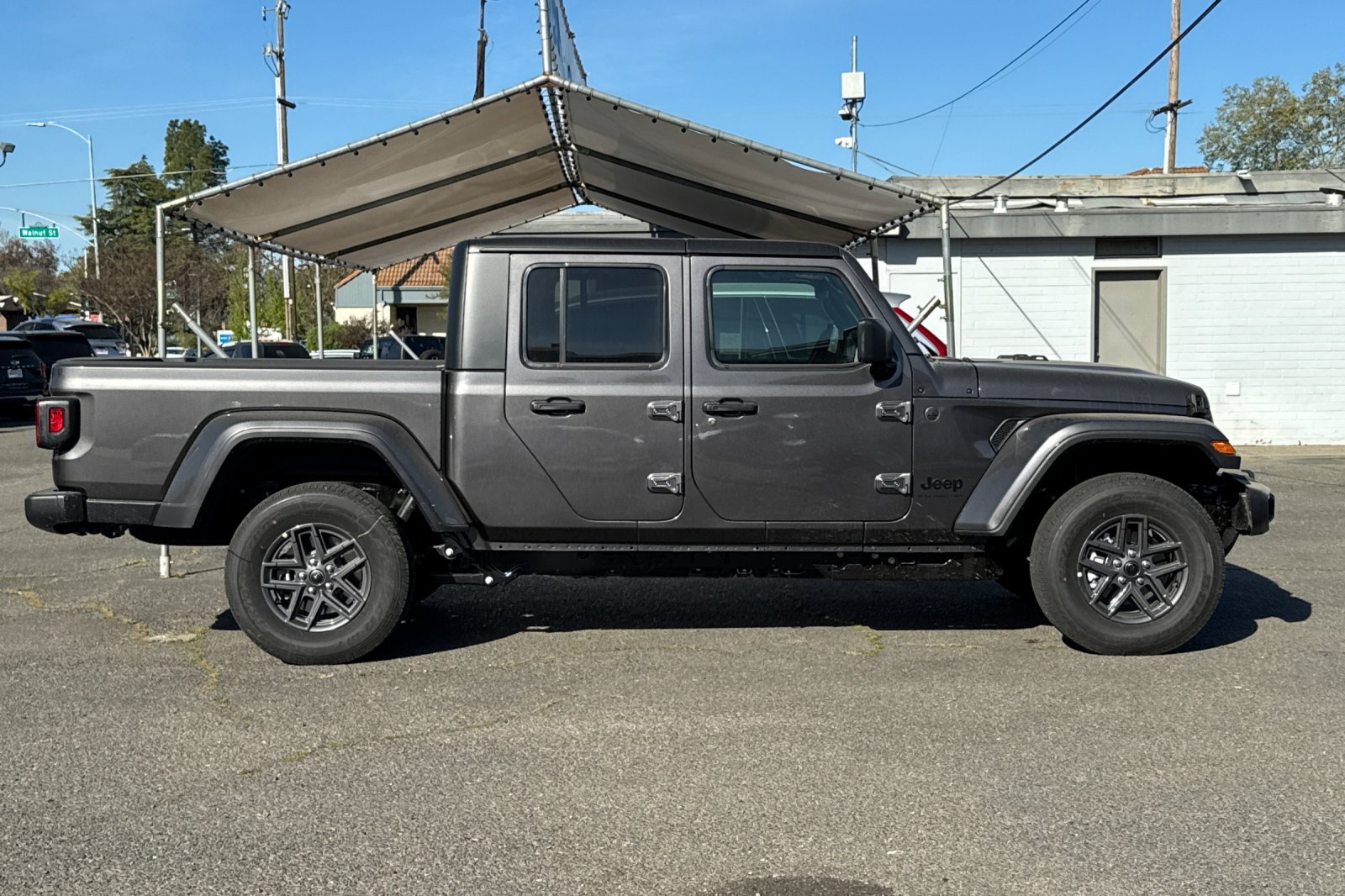 New 2026 Jeep Gladiator Sport AWD/4WD image 2