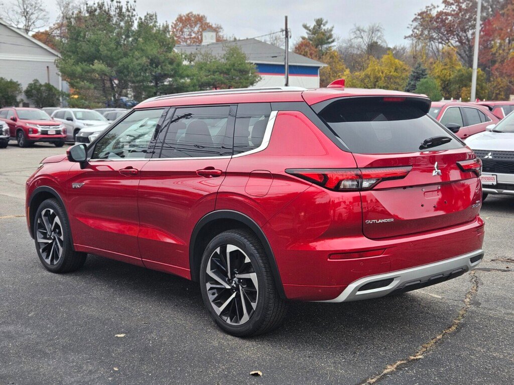 Used 2023 Mitsubishi Outlander SEL image 3