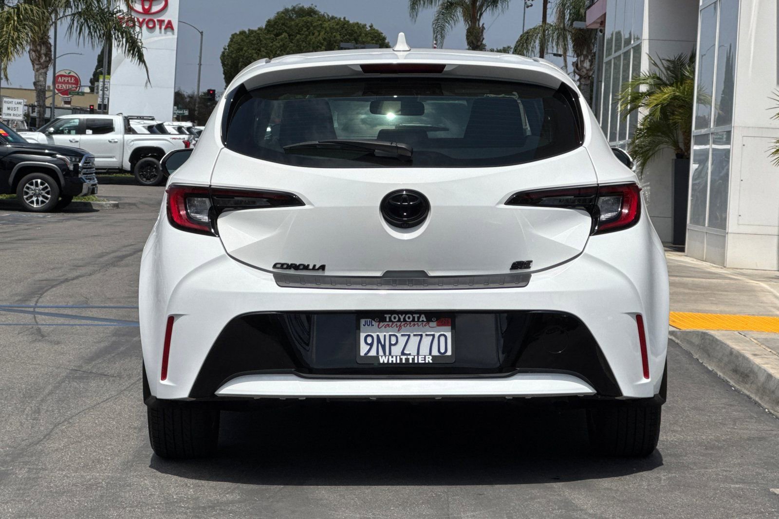 Used 2025 Toyota Corolla SE w/ SE Package FWD image 6