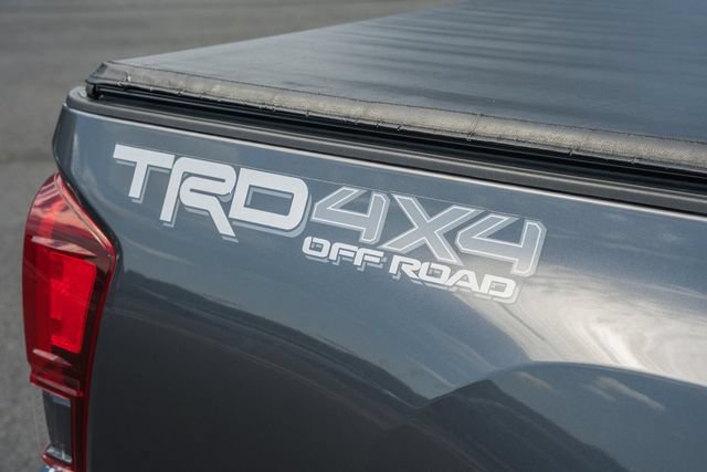 Used 2018 Toyota Tacoma TRD Off-Road w/ Four Season Floor Mat Package AWD/4WD image 20