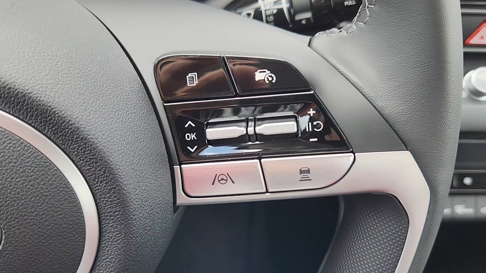 New 2026 Hyundai Elantra Limited image 13