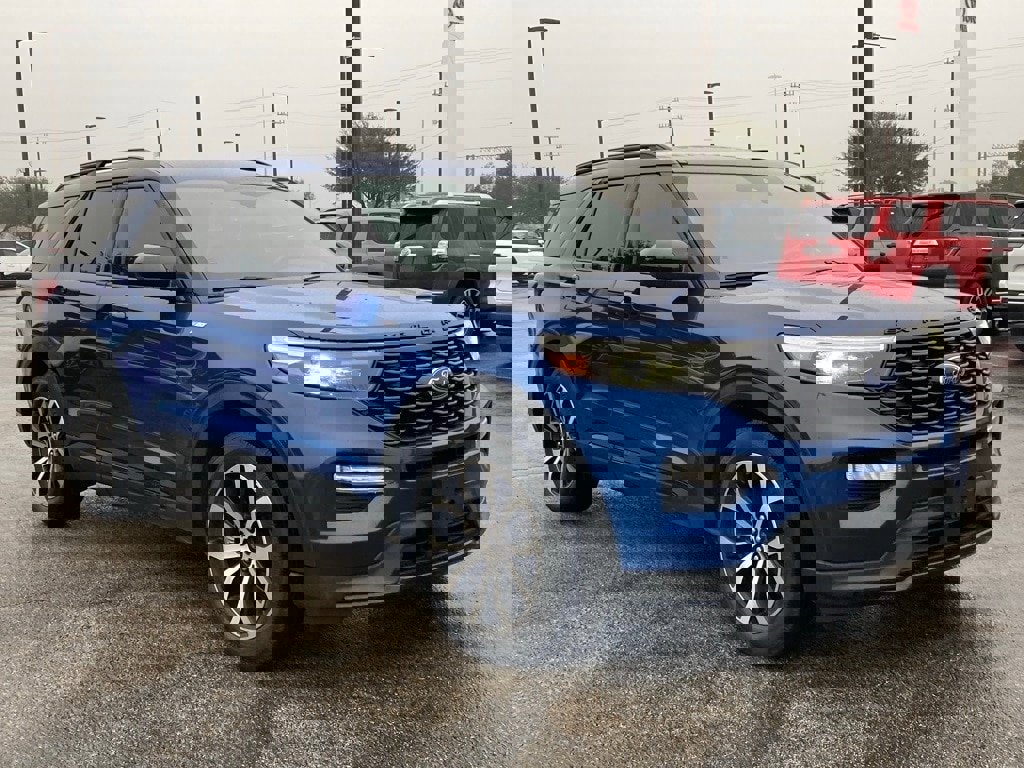Used 2022 Ford Explorer ST-Line w/ Class IV Trailer Tow Package image 3
