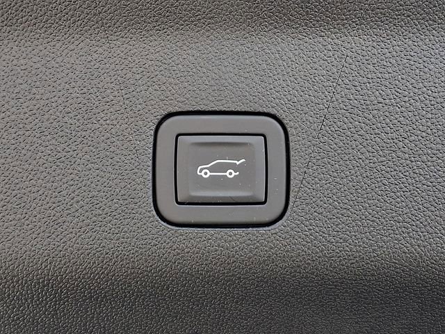 Certified 2025 Cadillac Escalade Premium Luxury image 29