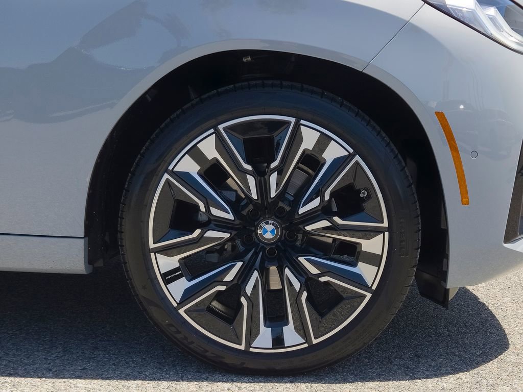 Used 2025 BMW X3 xDrive30 w/ M Sport Package AWD/4WD image 7