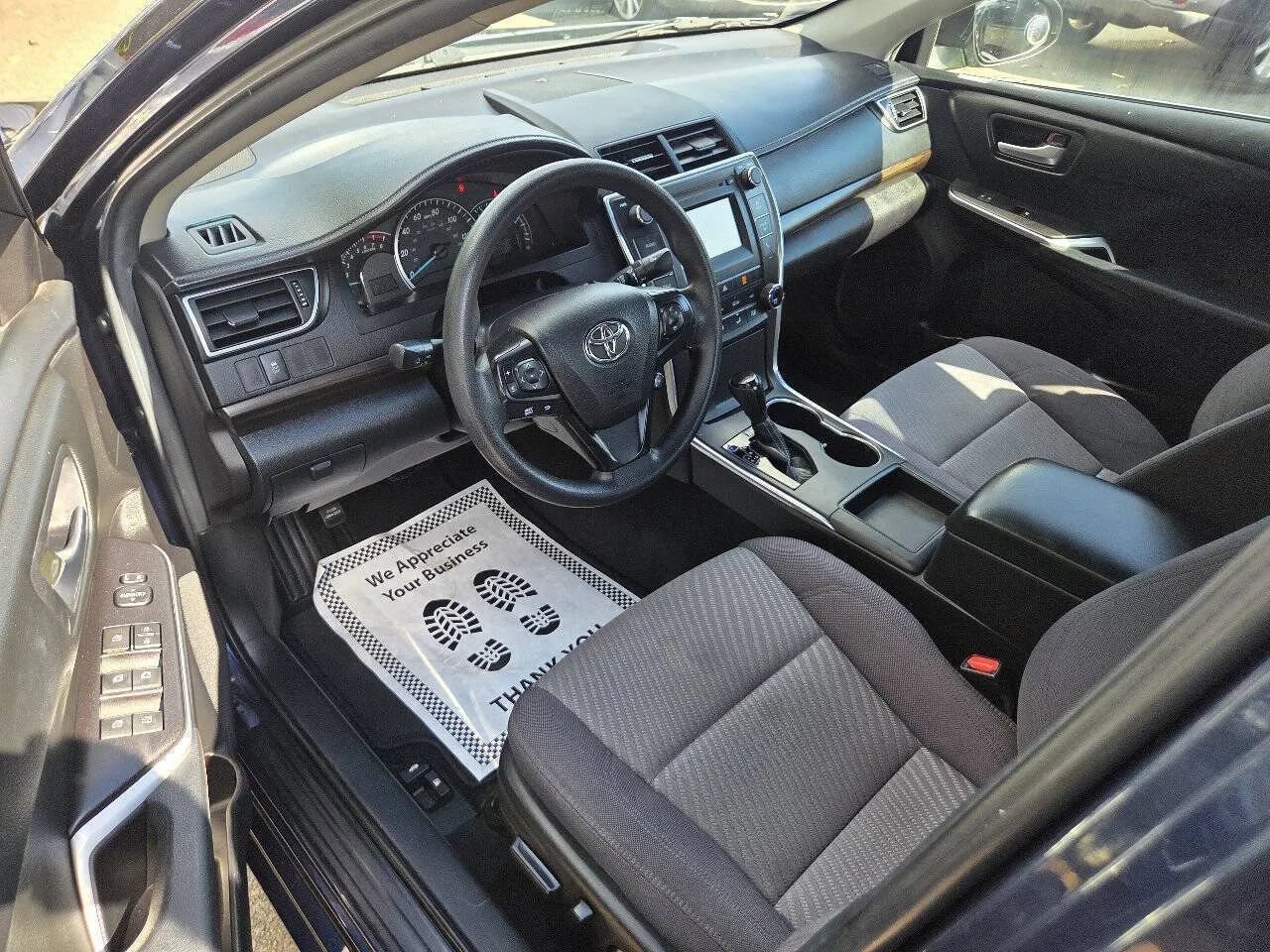 Used 2015 Toyota Camry LE FWD image 9