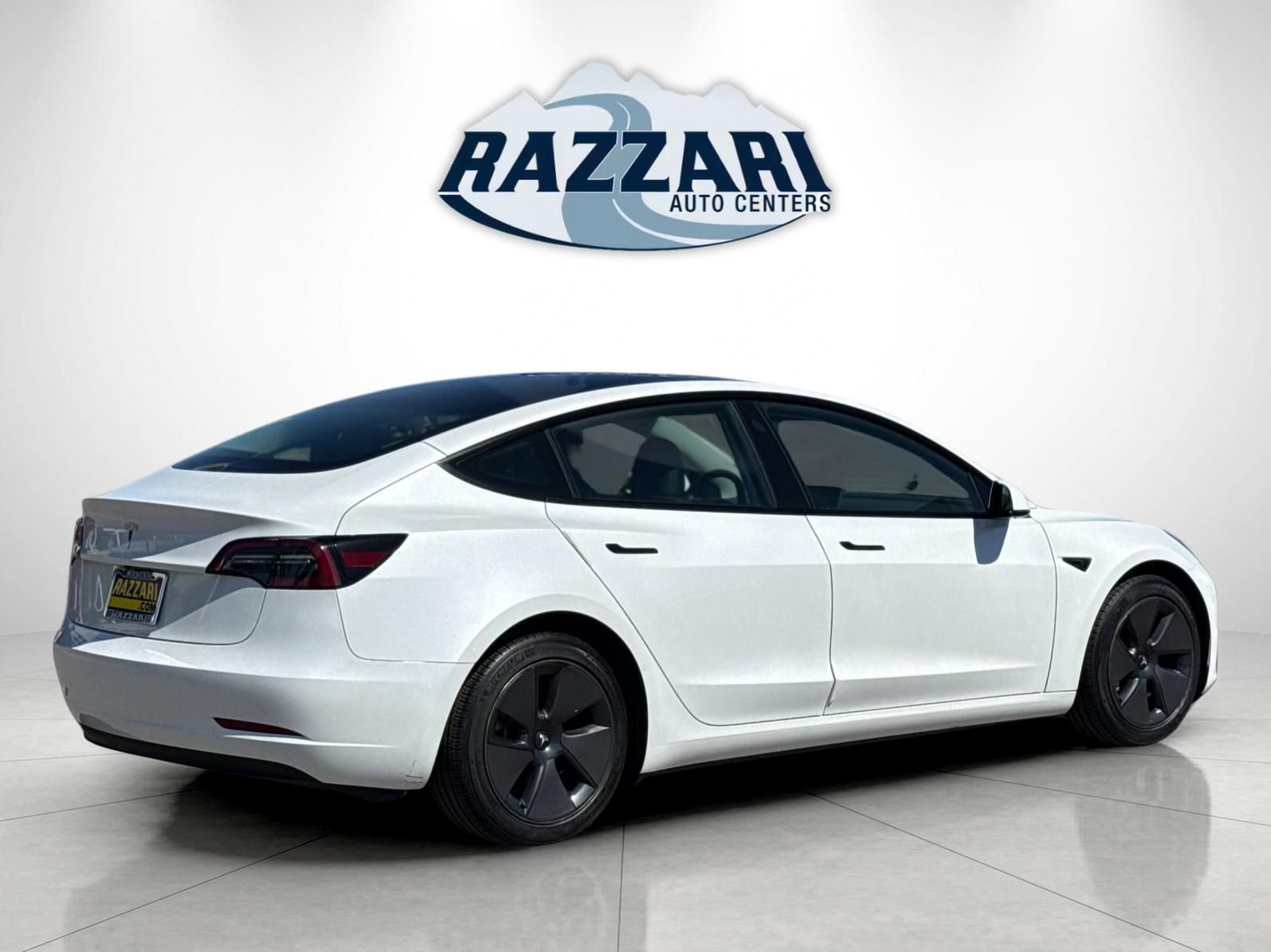 Used 2023 Tesla Model 3 Standard Range RWD image 3