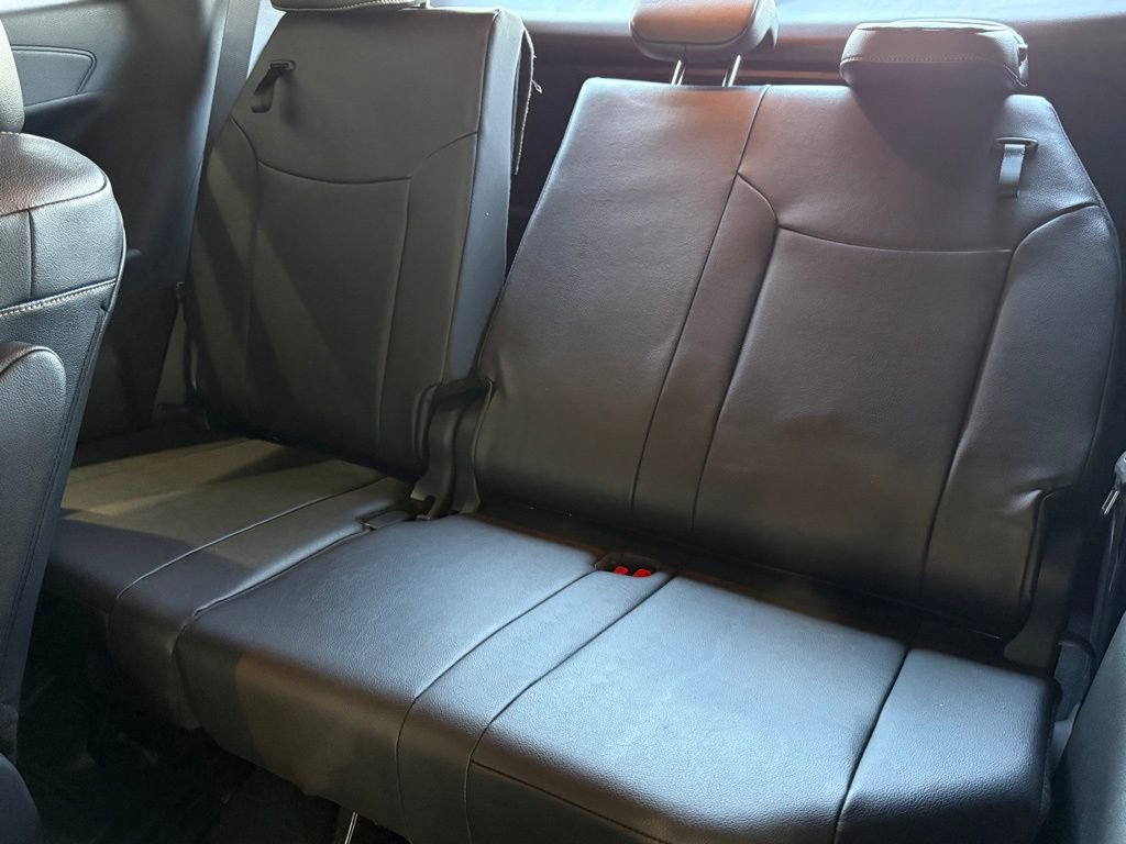 Certified 2025 Toyota Sienna XLE Woodland Edition image 35