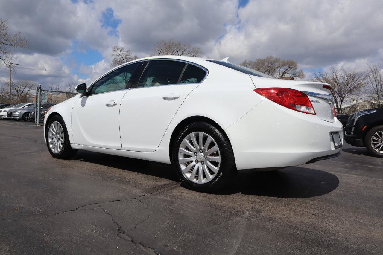 Used 2012 Buick Regal Leather FWD image 3