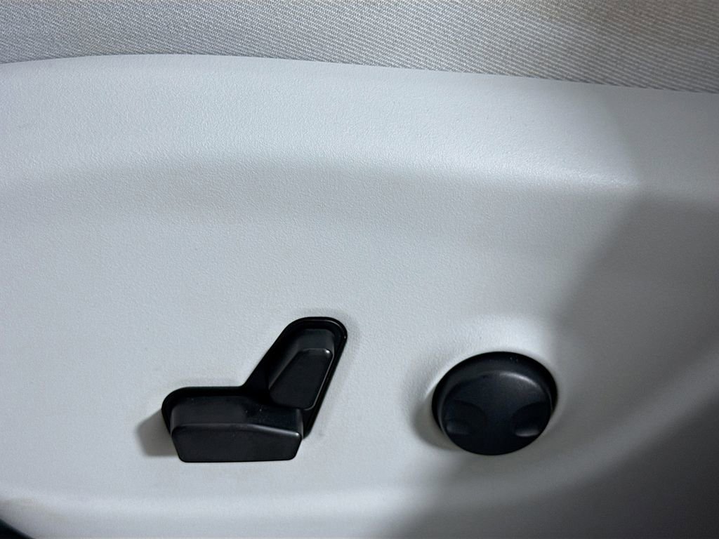 Used 2022 Jeep Cherokee Latitude Lux w/ Sun & Sound Group image 19