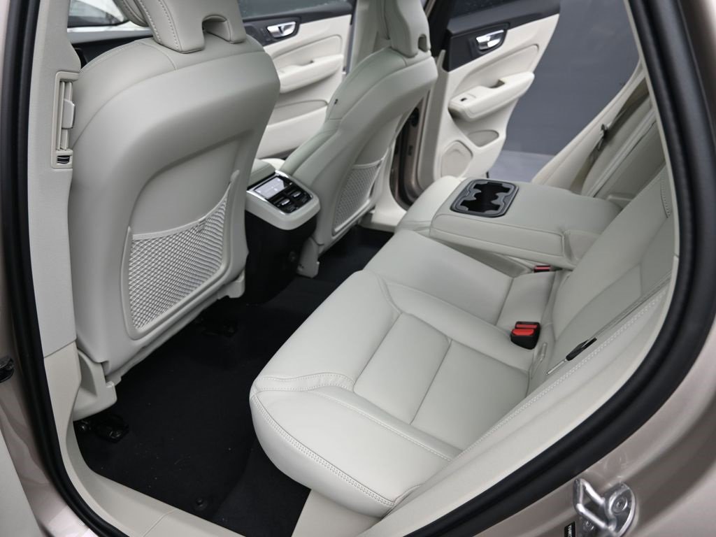 New 2026 Volvo XC60 B5 Ultra w/ Protection Package Premier image 29
