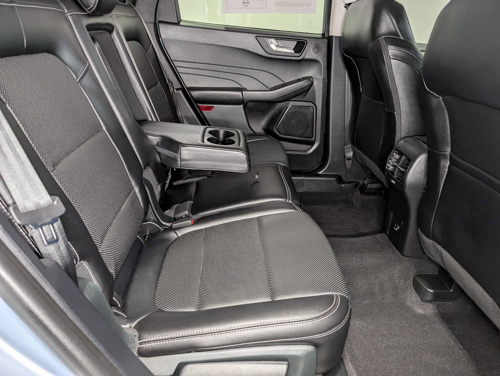 Used 2022 Ford Escape SEL w/ Technology Package AWD/4WD image 39