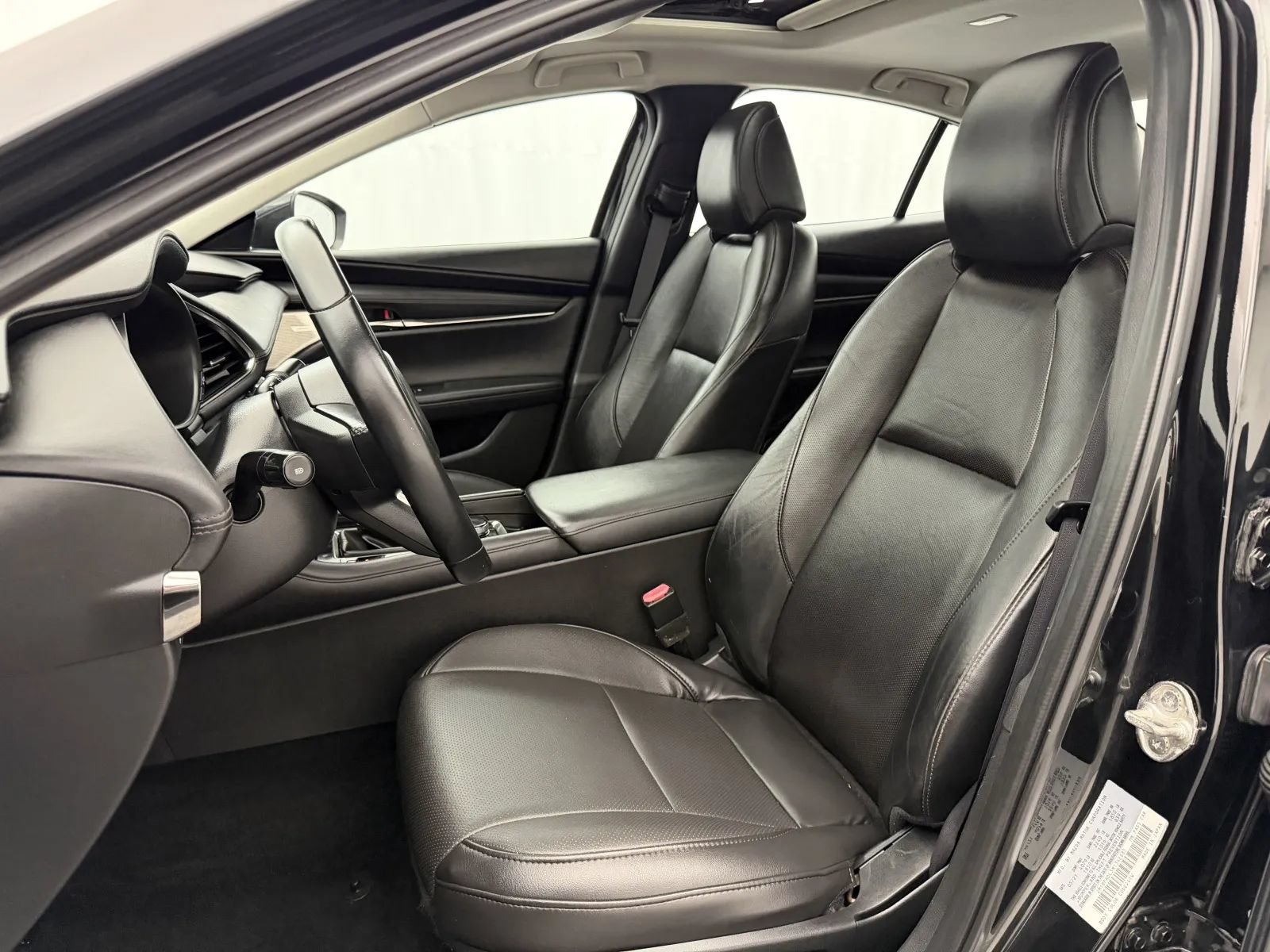 Used 2021 MAZDA MAZDA3 s FWD image 4