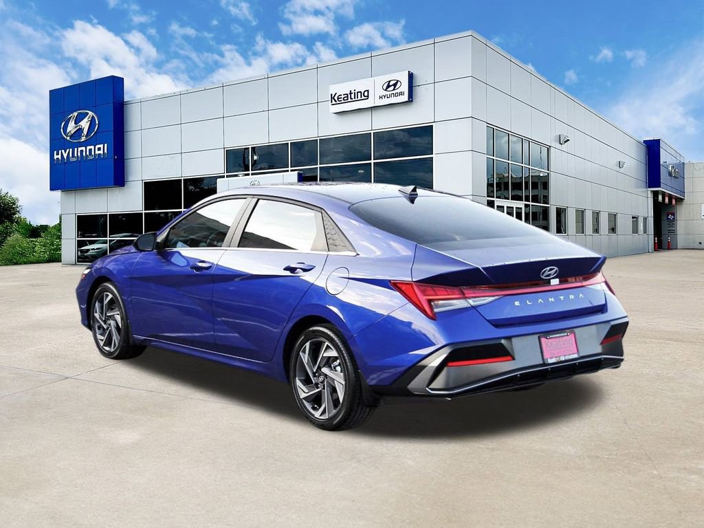 Used 2025 Hyundai Elantra SEL image 6