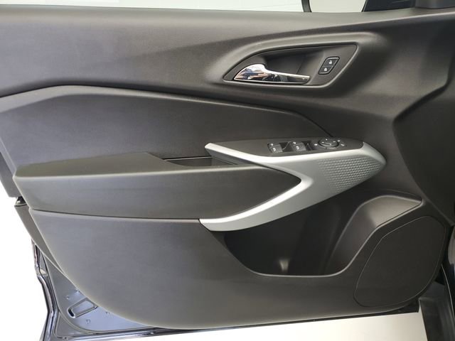 Used 2024 Chevrolet Trax RS FWD image 20