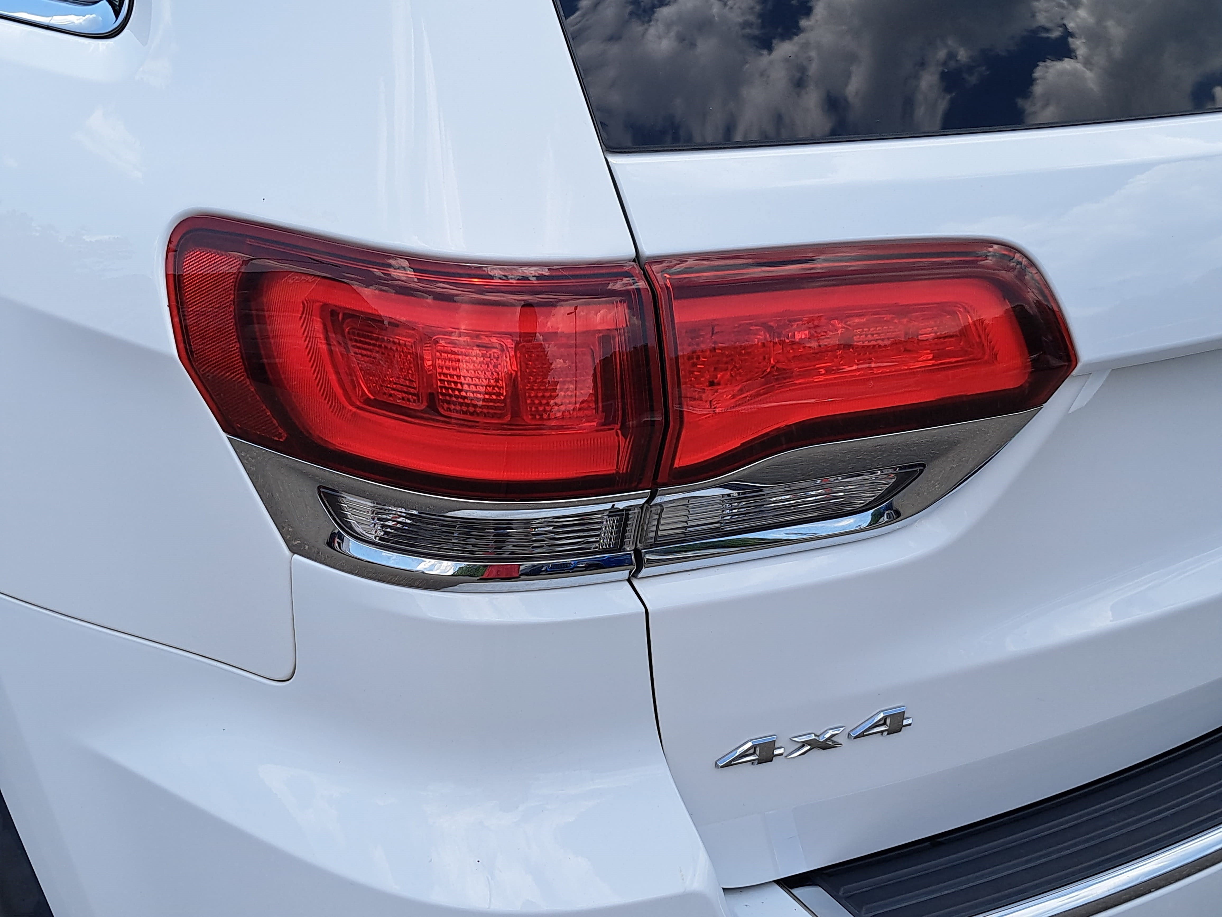 Used 2022 Jeep Grand Cherokee Limited AWD/4WD image 34