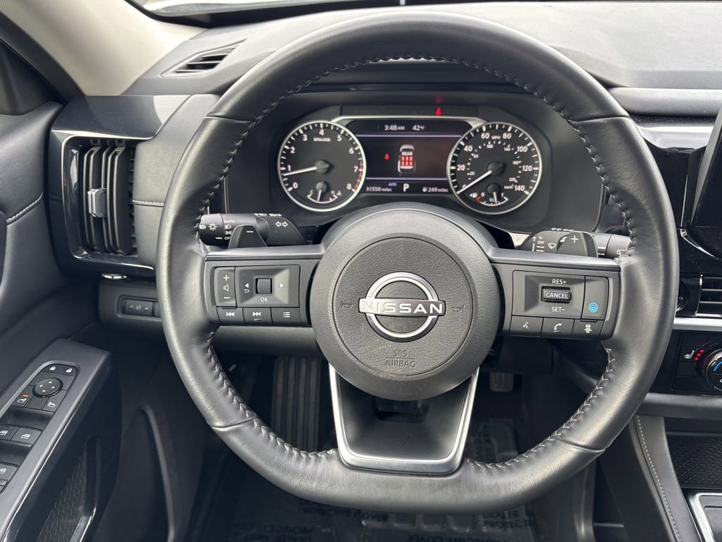 Used 2025 Nissan Pathfinder SV AWD/4WD image 15