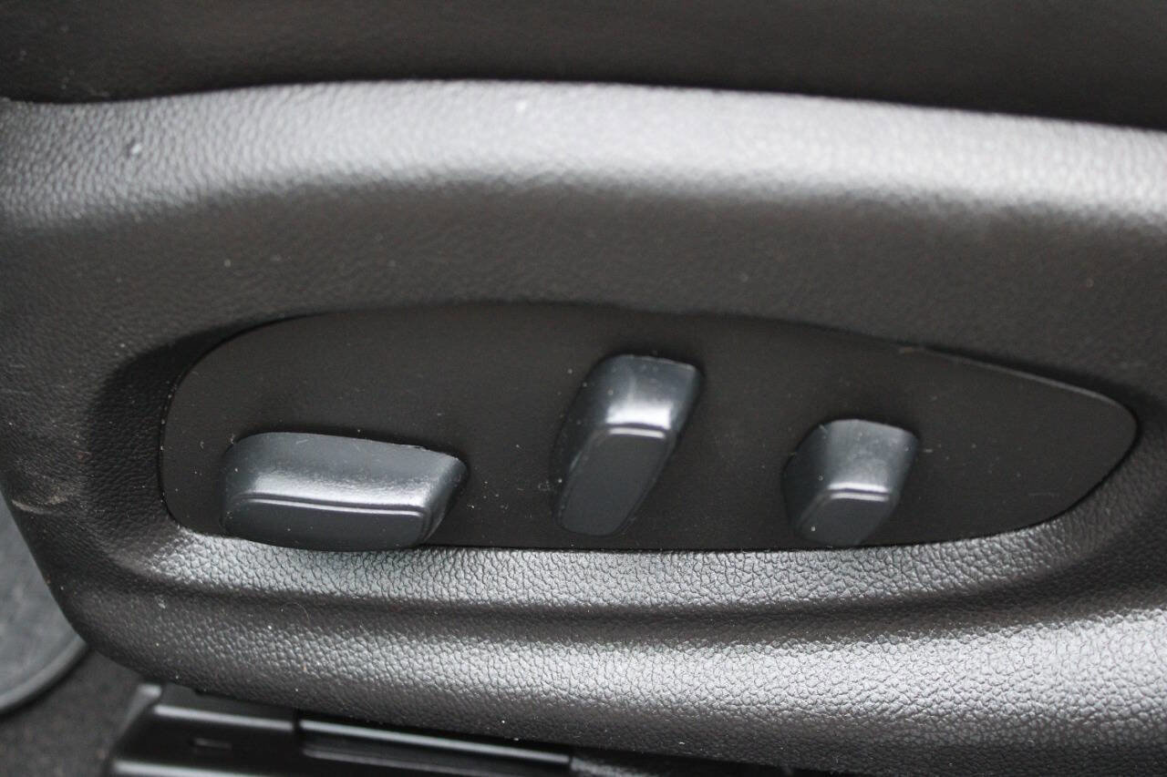 Used 2019 Chevrolet Impala LT image 21