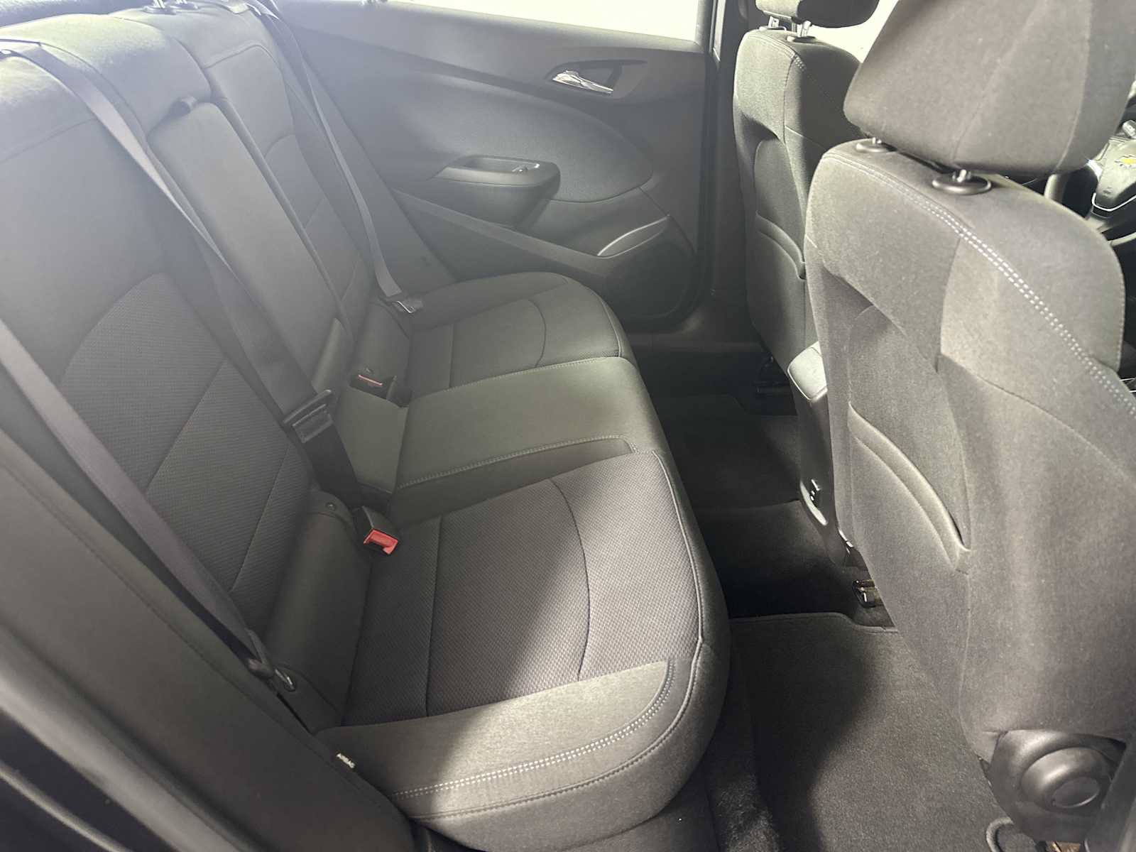 Used 2017 Chevrolet Cruze LT w/ Convenience Package FWD image 18