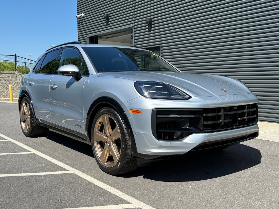 New 2026 Porsche Cayenne GTS AWD/4WD image 9