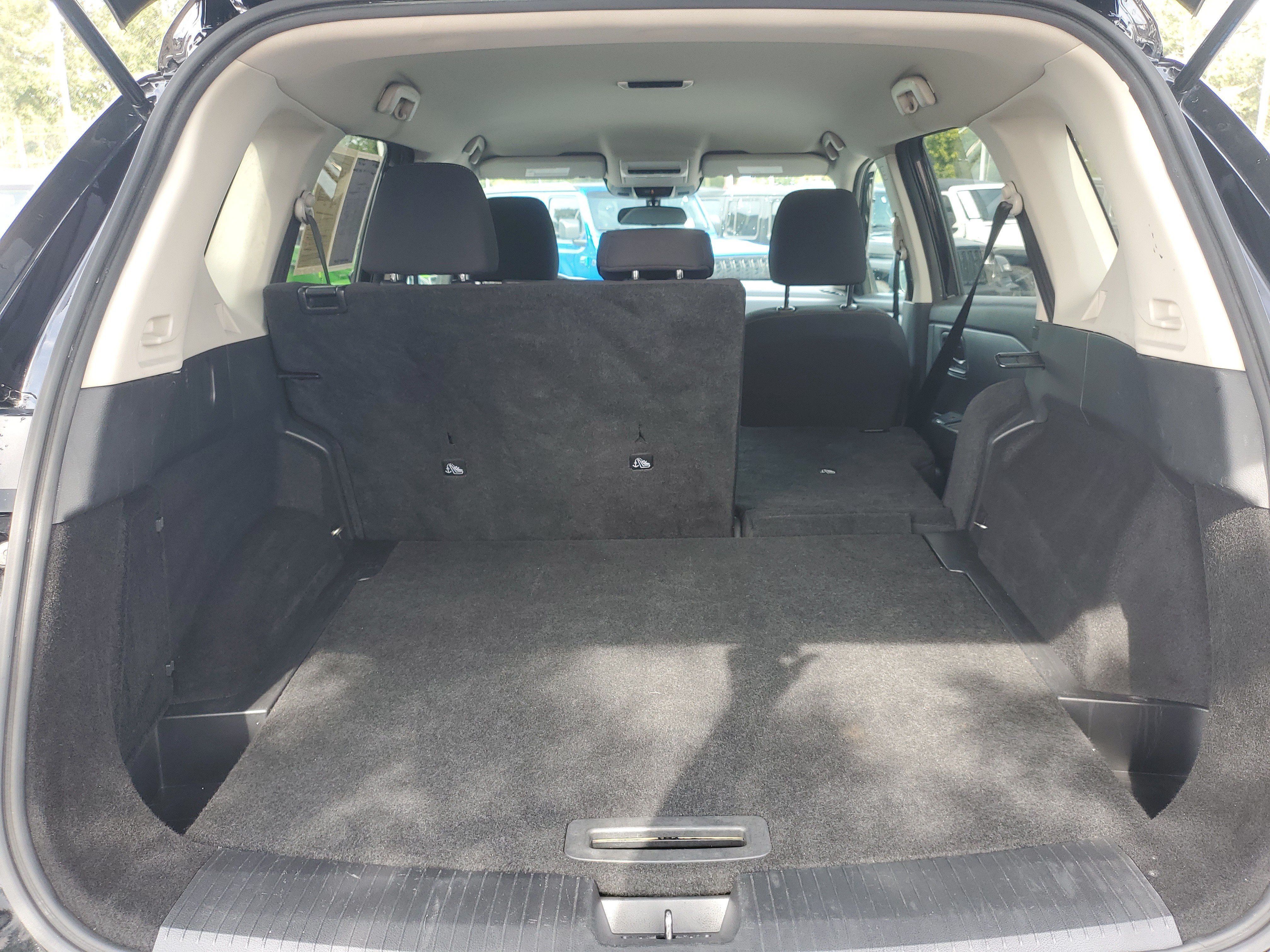 Used 2024 Nissan Rogue S FWD image 8