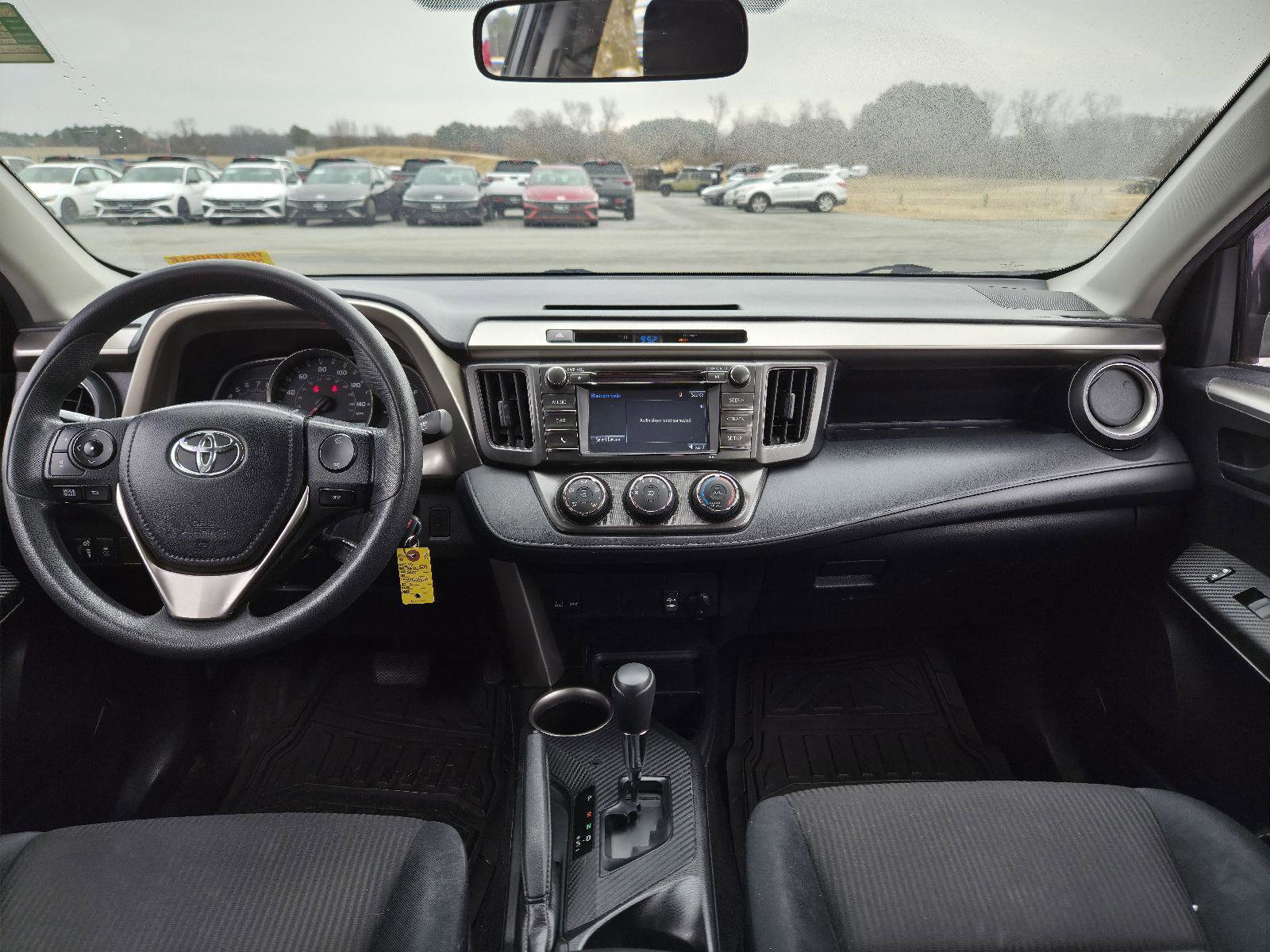 Used 2015 Toyota RAV4 LE image 19