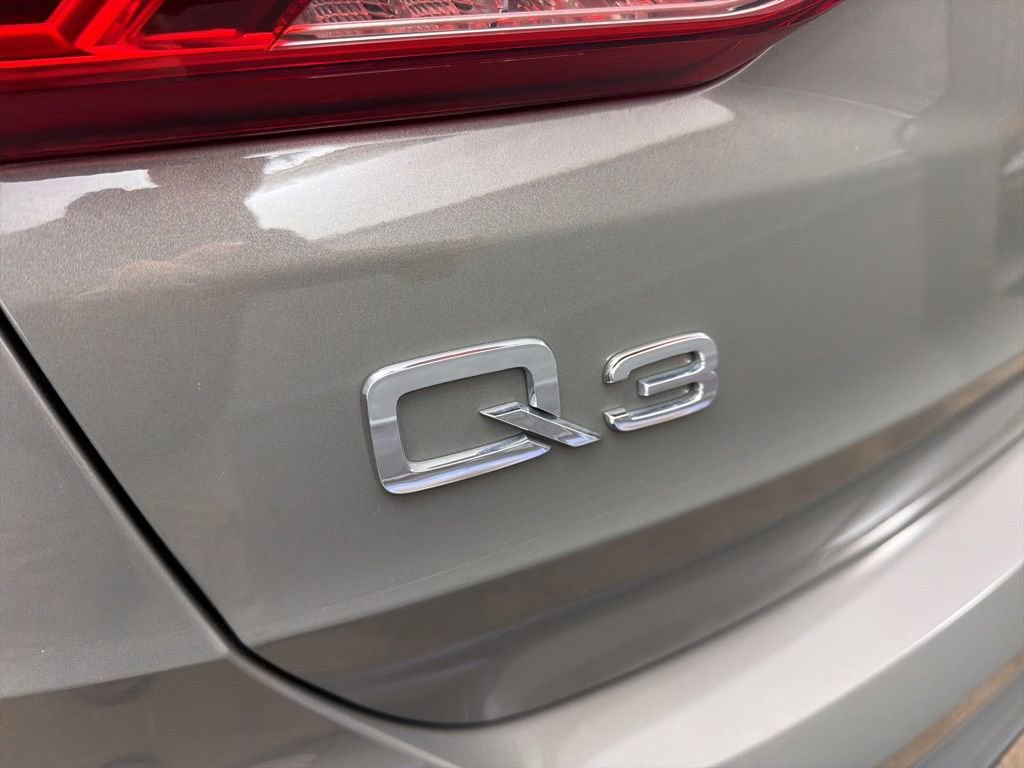 Used 2022 Audi Q3 2.0T Premium AWD/4WD image 24