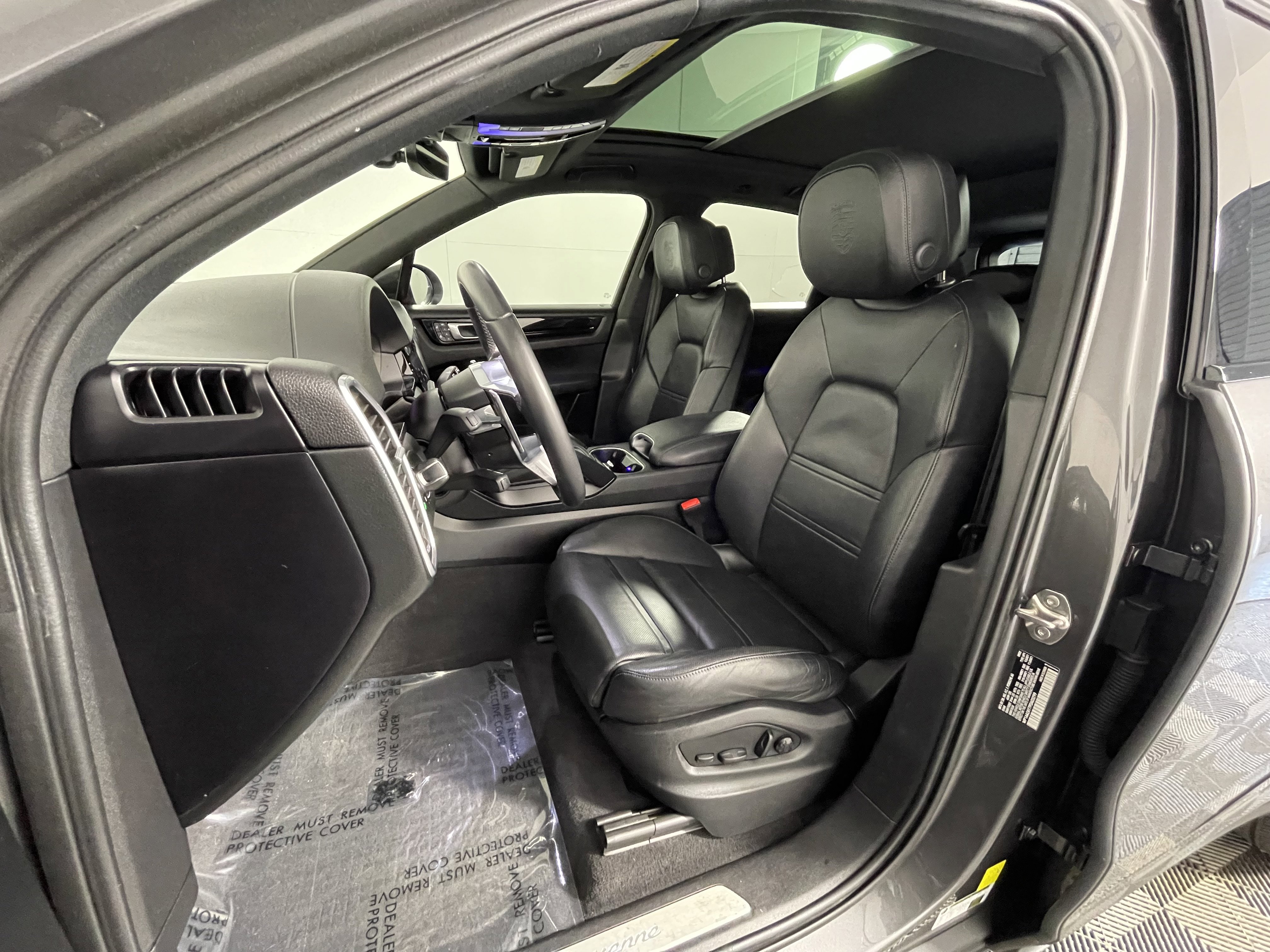 Used 2023 Porsche Cayenne image 5