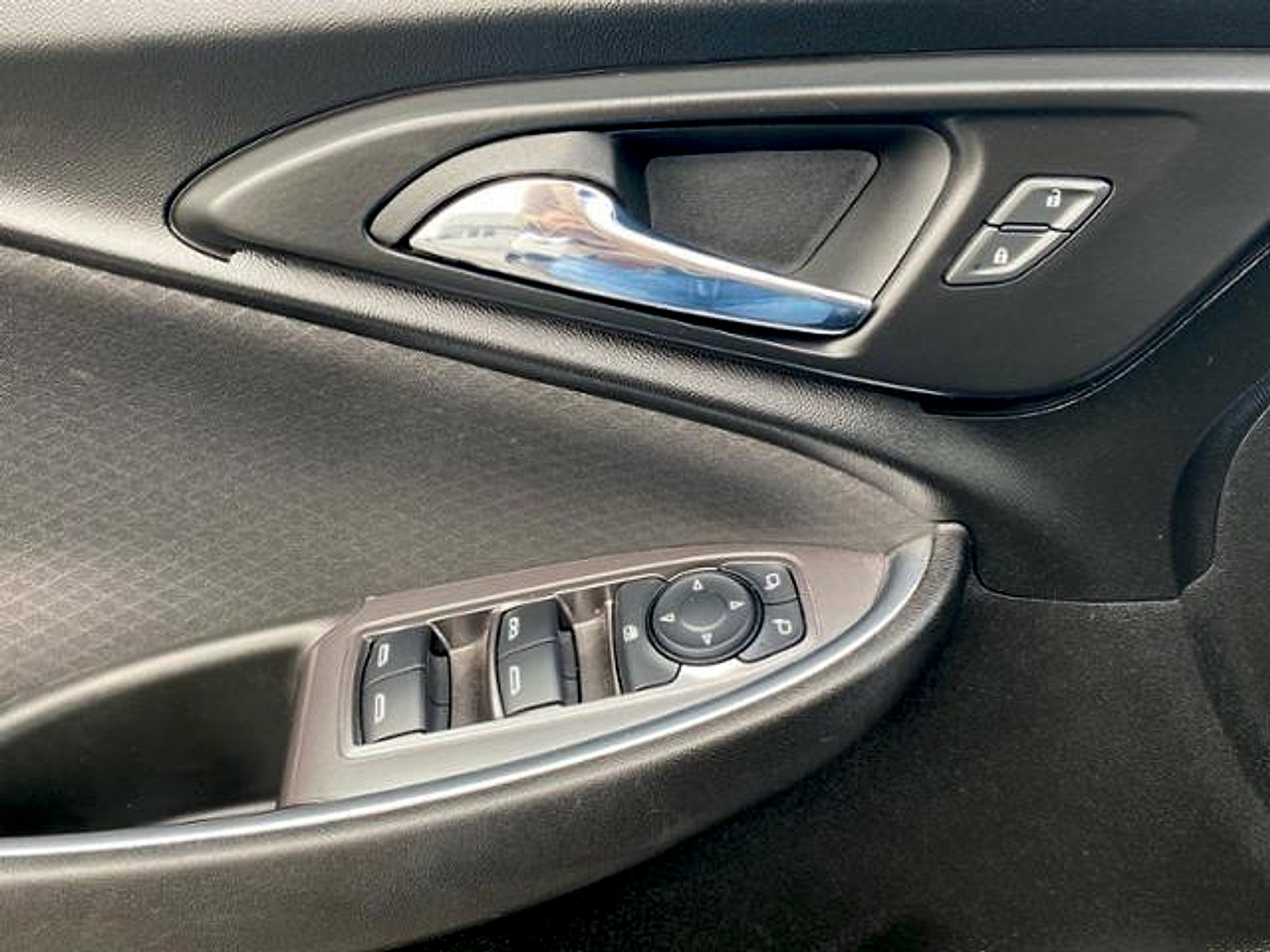 Used 2022 Chevrolet Malibu LT FWD image 22