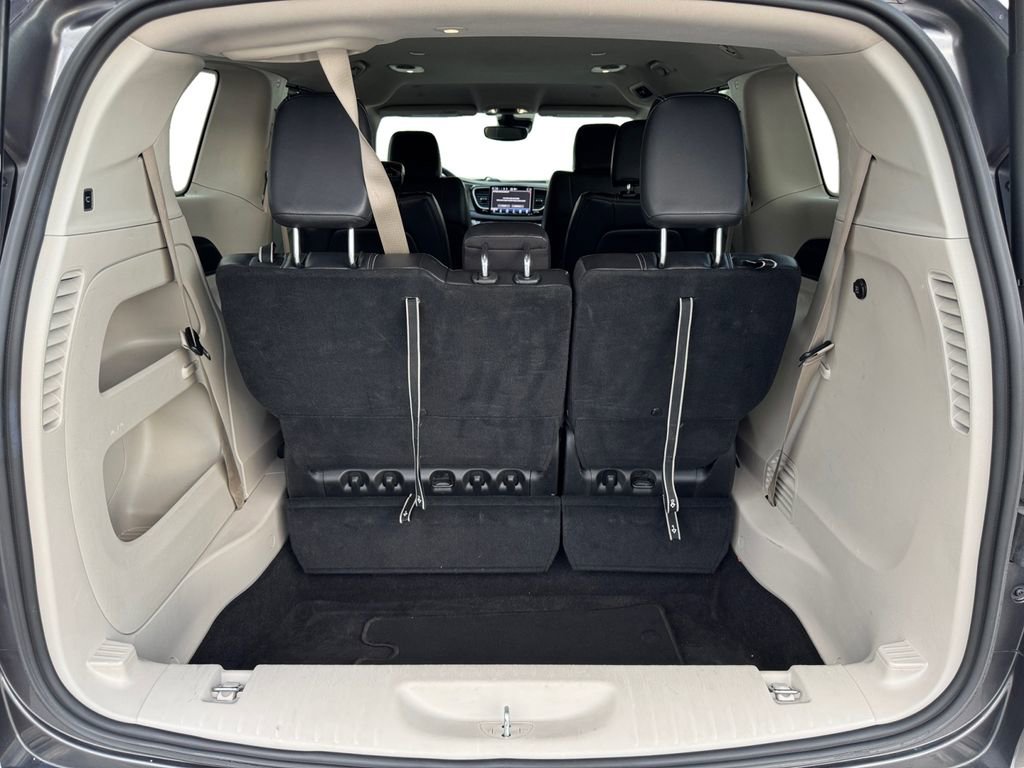 Used 2022 Chrysler Pacifica Touring-L image 21