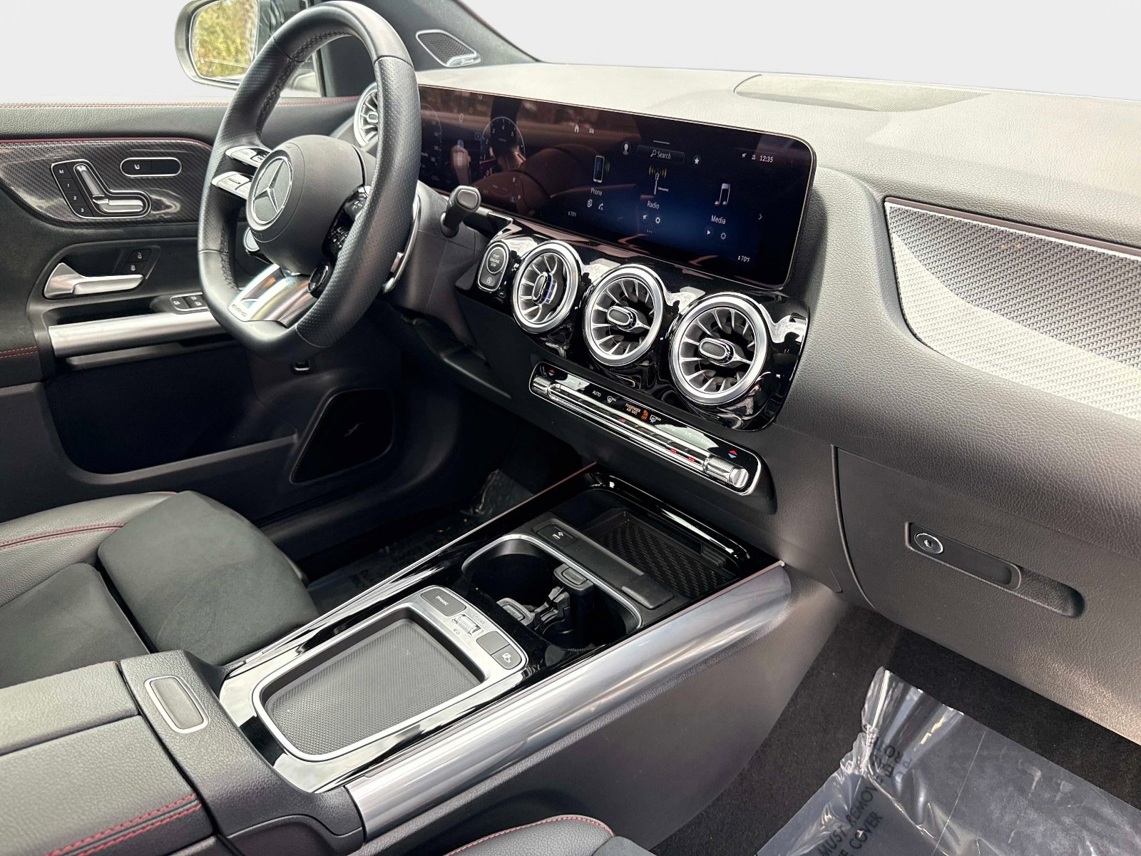 Used 2025 Mercedes-Benz GLA 35 AMG 4MATIC image 26