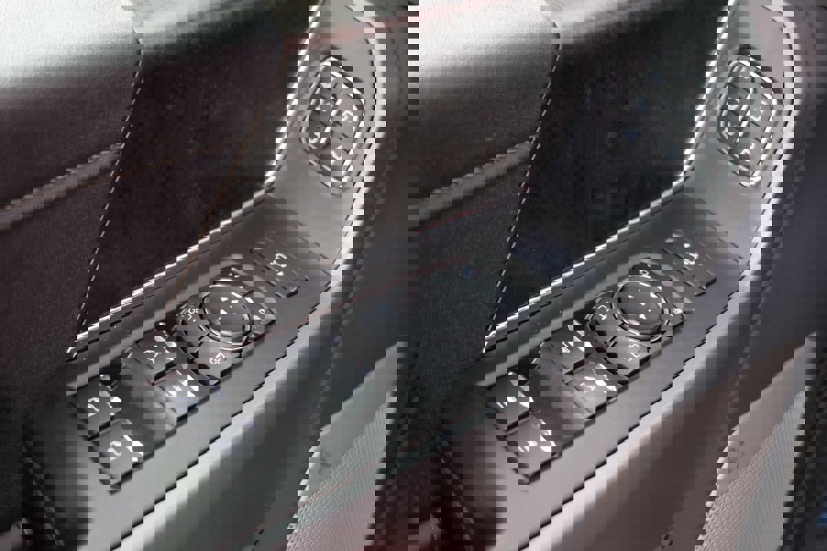 Used 2025 Ford F350 Lariat w/ Chrome Package image 24