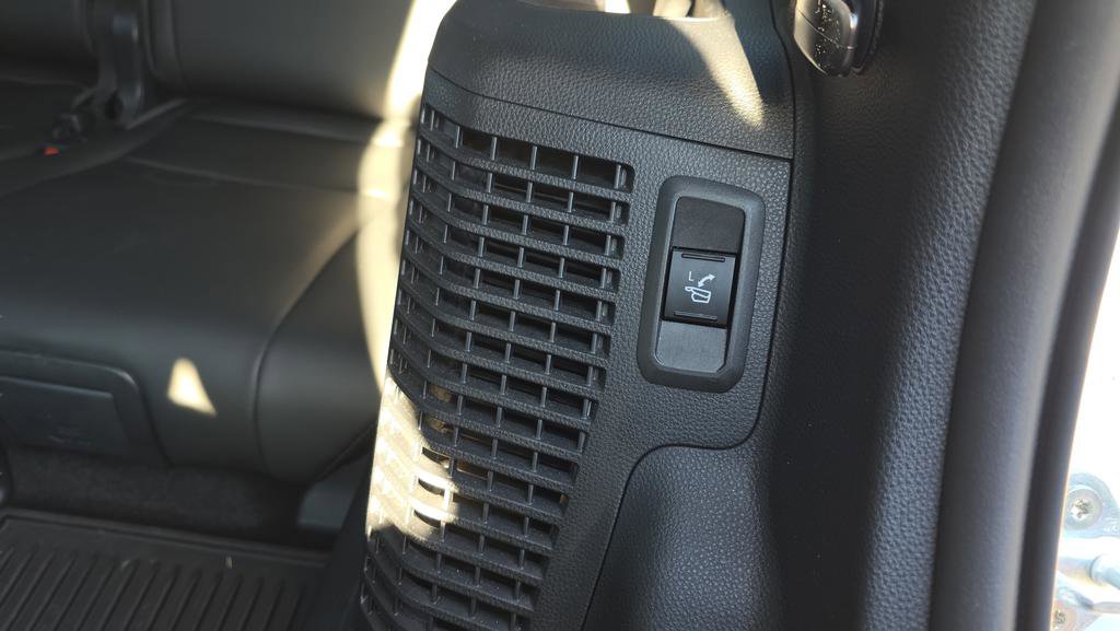 Used 2023 Toyota Sequoia Limited image 18