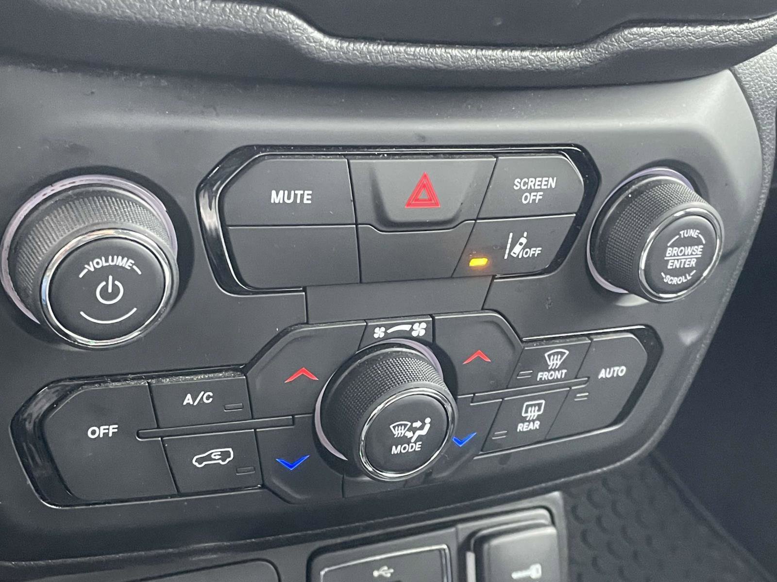 Certified 2023 Jeep Renegade Latitude image 4