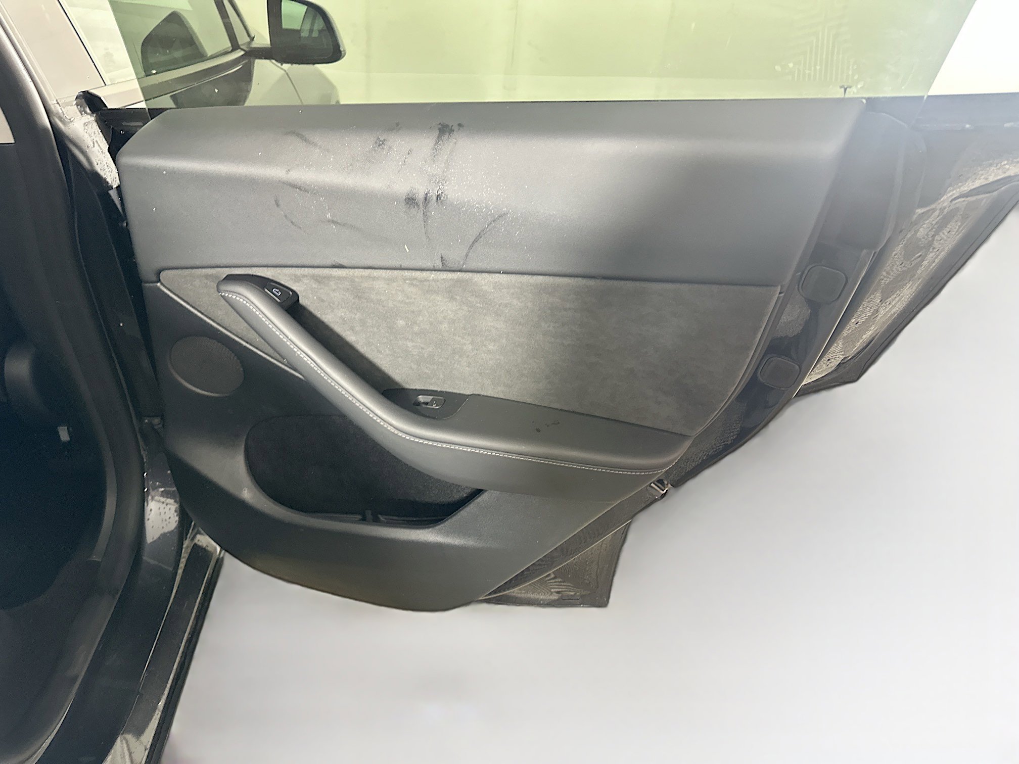 Used 2024 Tesla Model Y Long Range AWD/4WD image 28