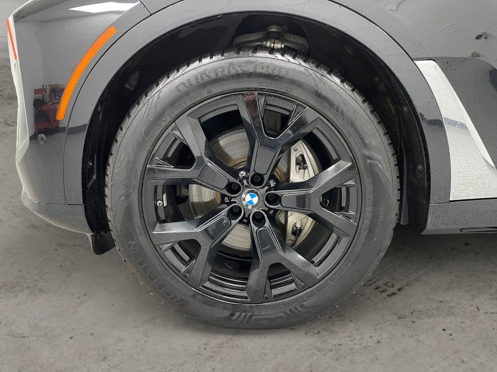 Used 2023 BMW X7 xDrive40i w/ Premium Package image 12