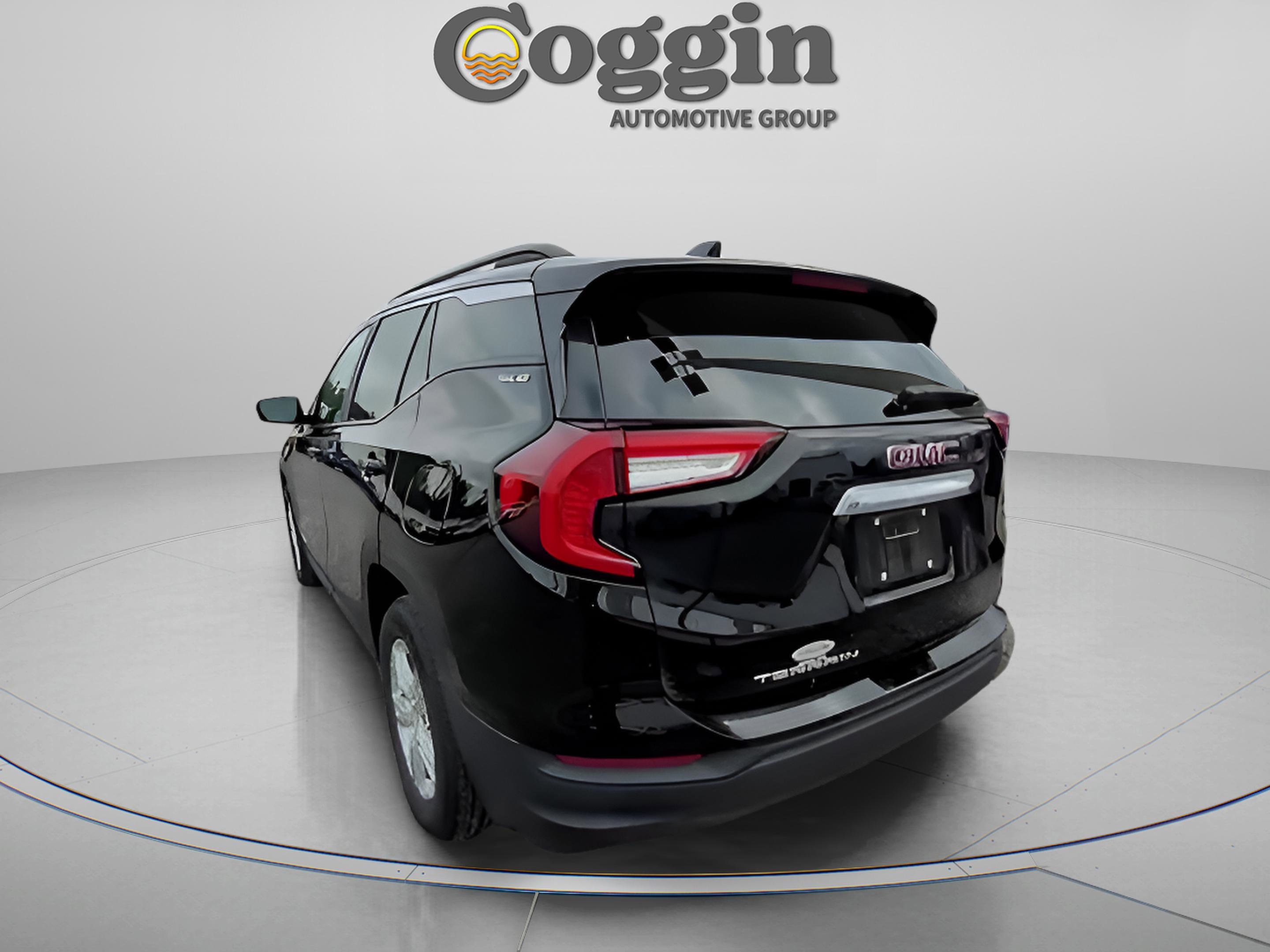 Used 2022 GMC Terrain SLE w/ Driver Convenience Package image 8