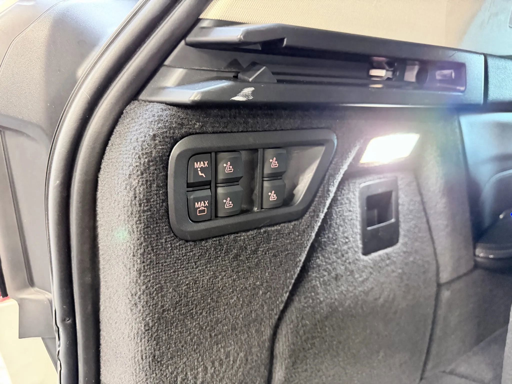 Used 2020 BMW X7 xDrive40i w/ Premium Package image 26