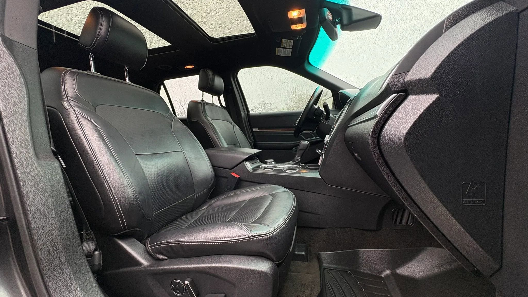 Used 2016 Ford Explorer Limited w/ Equipment Group 301A AWD/4WD image 33