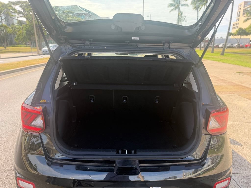 Used 2020 Hyundai Venue SE FWD image 13