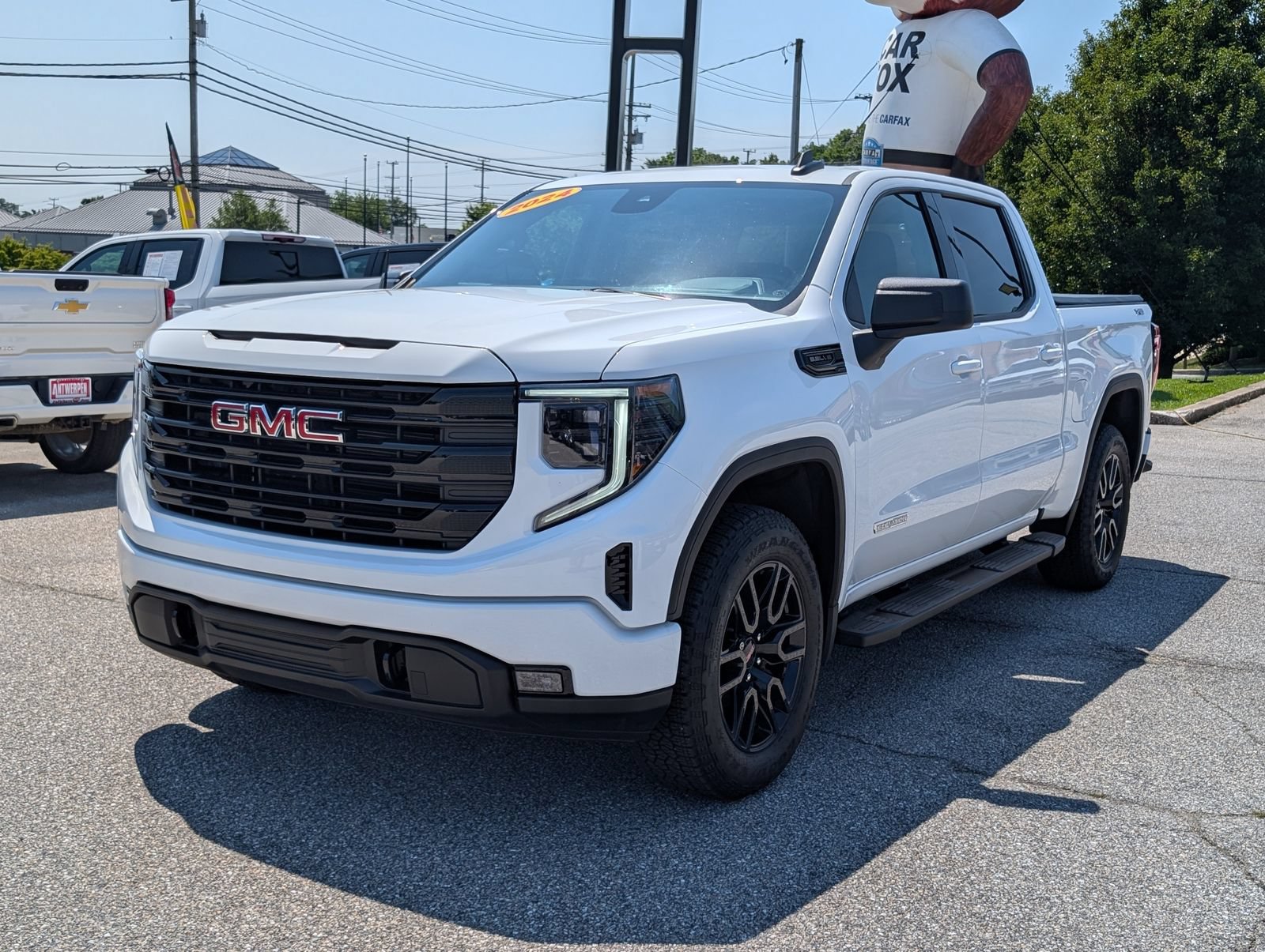 Used 2024 GMC Sierra 1500 Elevation w/ X31 Off-Road Package AWD/4WD image 7