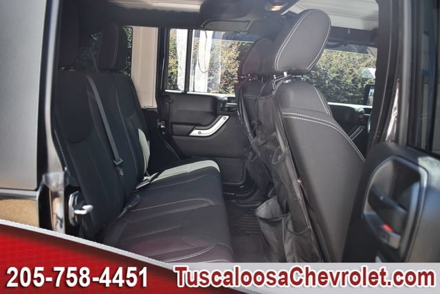 Used 2018 Jeep Wrangler Unlimited Rubicon w/ Connectivity Group AWD/4WD image 21