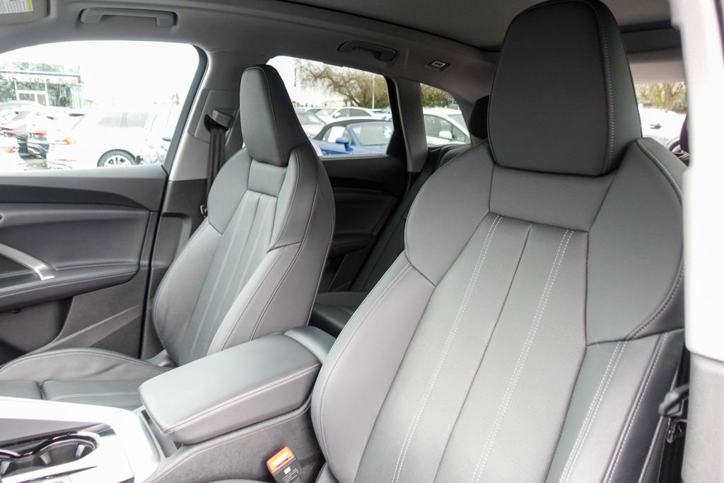 Used 2025 Audi Q5 Premium Plus w/ Premium Plus image 44