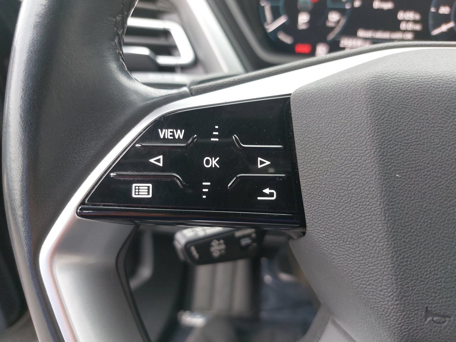 Certified 2023 Audi Q4 e-tron Premium Plus w/ Premium Plus AWD/4WD image 17