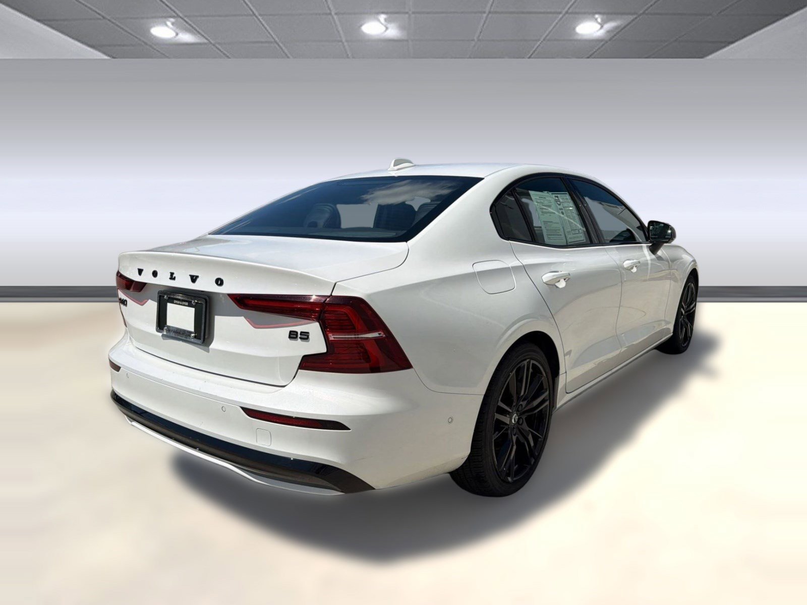 Used 2024 Volvo S60 B5 Plus FWD image 9