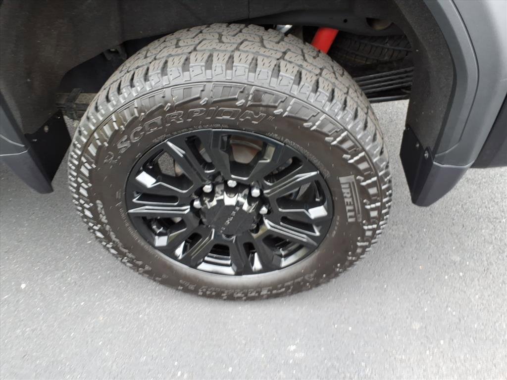 Used 2023 GMC Sierra 2500 Denali w/ Denali Black Diamond Edition image 6