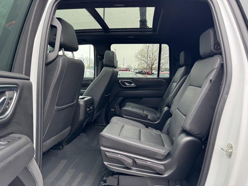 Used 2023 Chevrolet Suburban Z71 w/ Luxury Package image 10