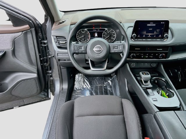 Used 2023 Nissan Rogue S FWD image 17
